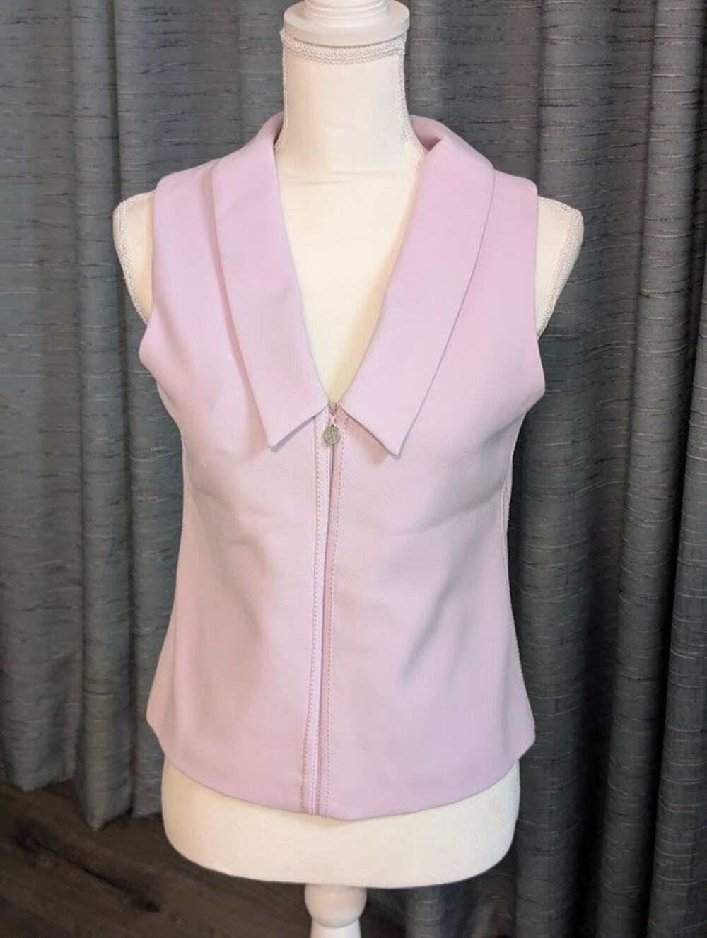 White House Black Market Light Purple collared Sleeveless Top – Size 4